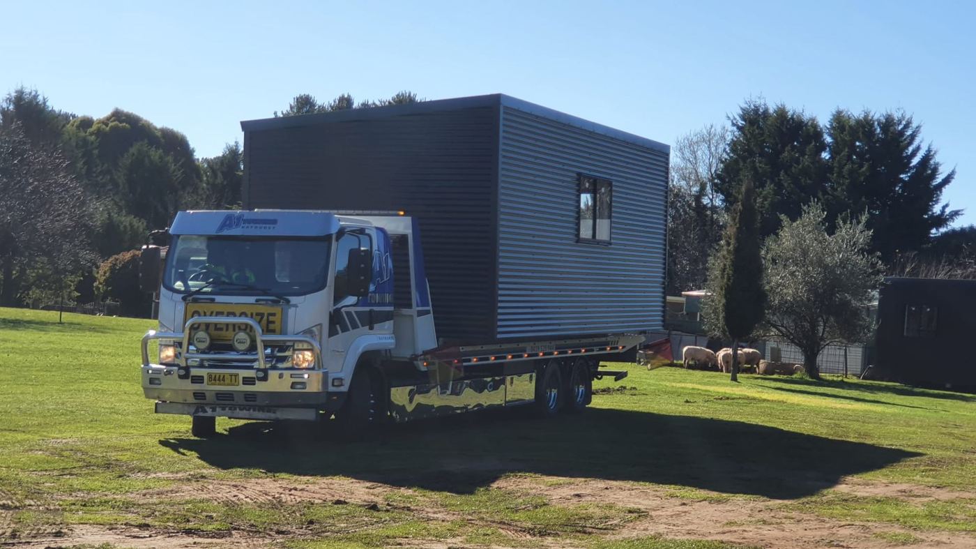 Delivery day · tilt-tray transport to site